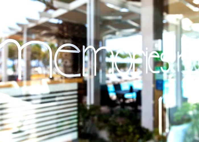 Memories Hotel Monolithos (Santorini)