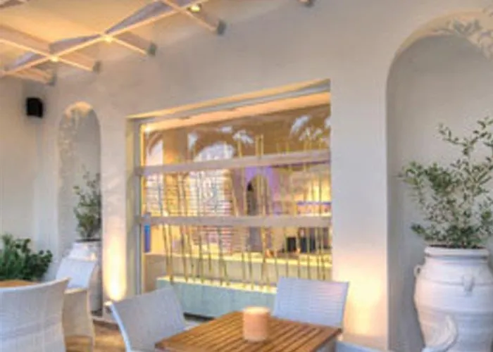 Memories Hotel Monolithos (Santorini)